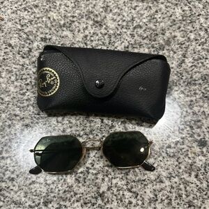 Ray ban sunglasses + case + cleaning cloth